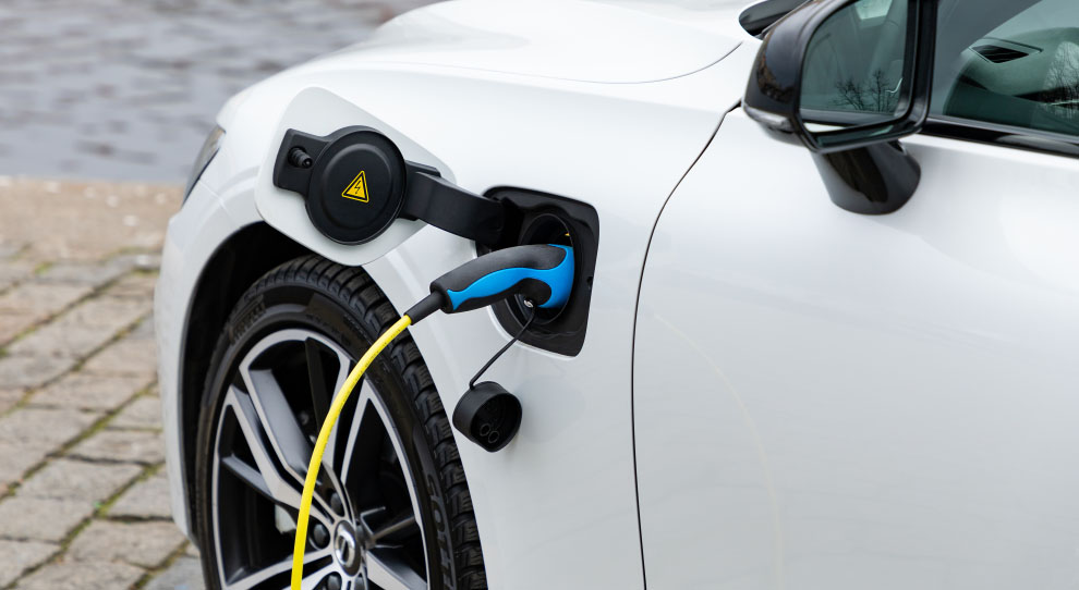 Dal 2027 sarà obbligatorio il passaporto per le auto elettriche